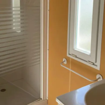 Mobil-home Avec Terrasse Pour 4 Personnes - Api-1-52-1685 Campsite
