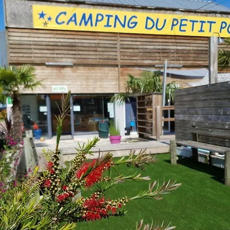 Mobil-home Avec Terrasse Pour 4 Personnes - Api-1-52-1685 *