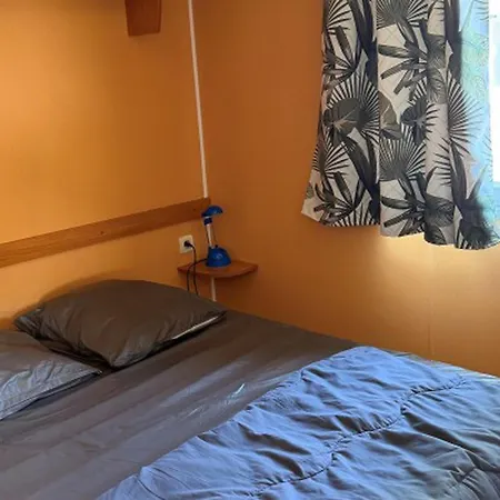 Campsite Mobil-home Avec Terrasse Pour 4 Personnes - Api-1-52-1685 *